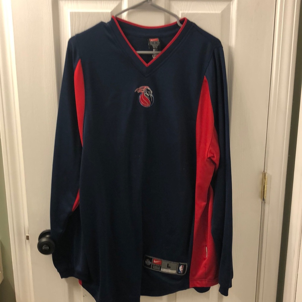 Vintage Early 2000s Detroit Pistons Shooting Shirt Gem